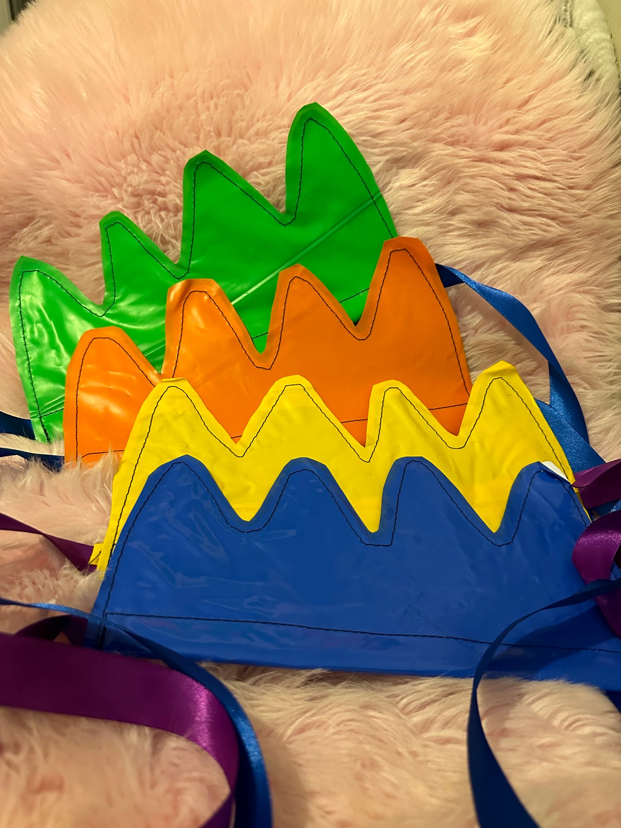 SET OF 4 Christmas Crowns - I used to be a broken Inflatable and Banner